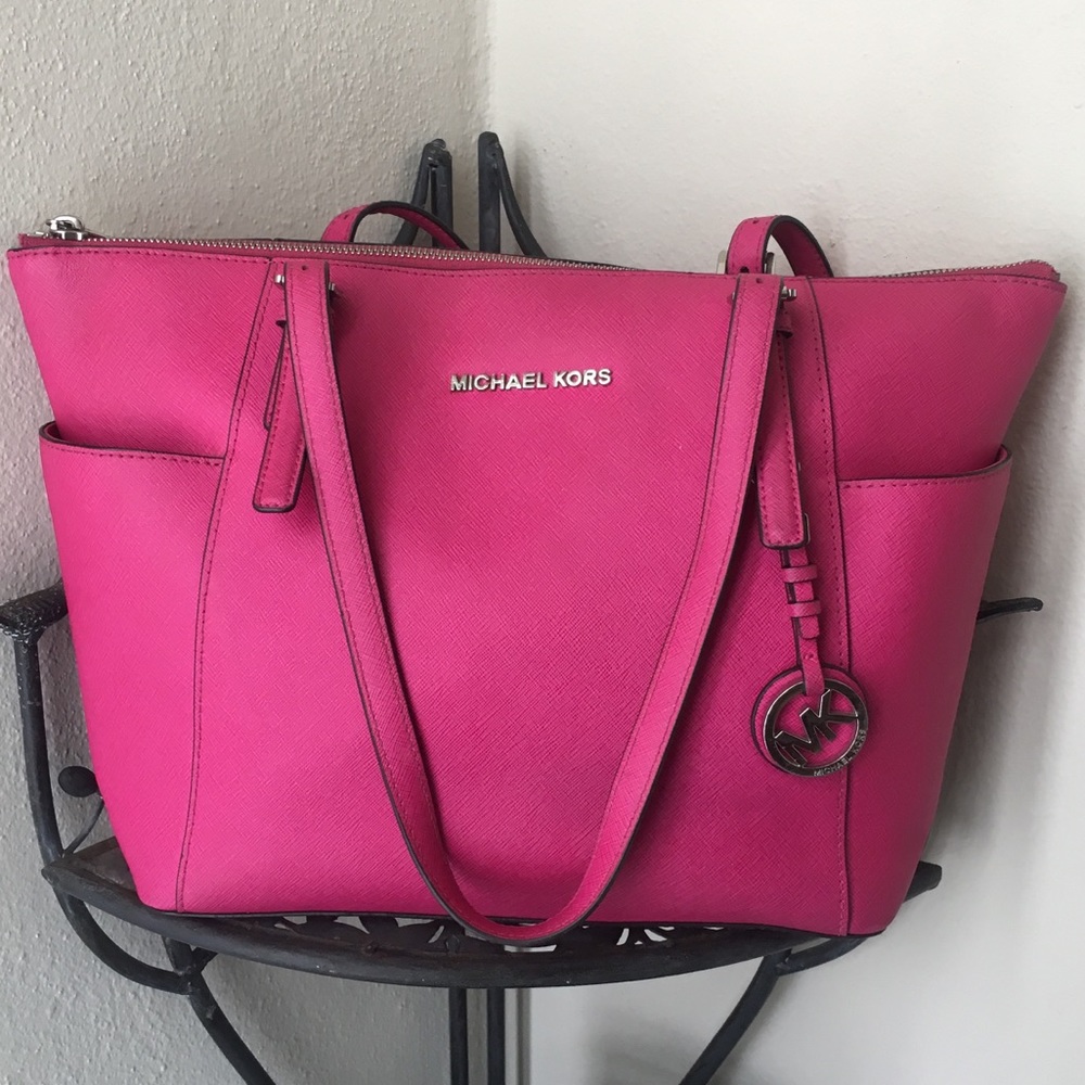 Michael Kors Magenta JetSet Medium Tote